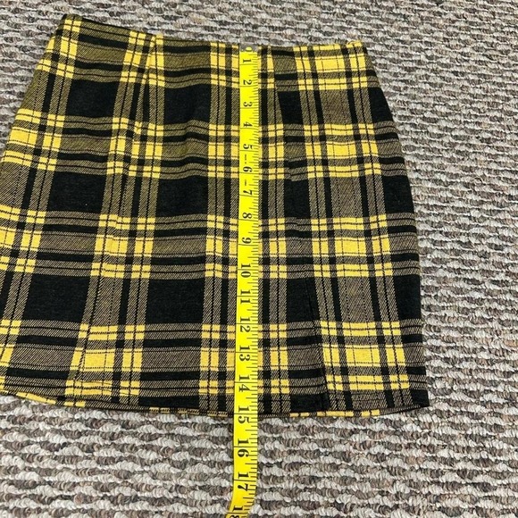 Y2K Yellow and Black Plaid Skirt - Picture 5 of 5